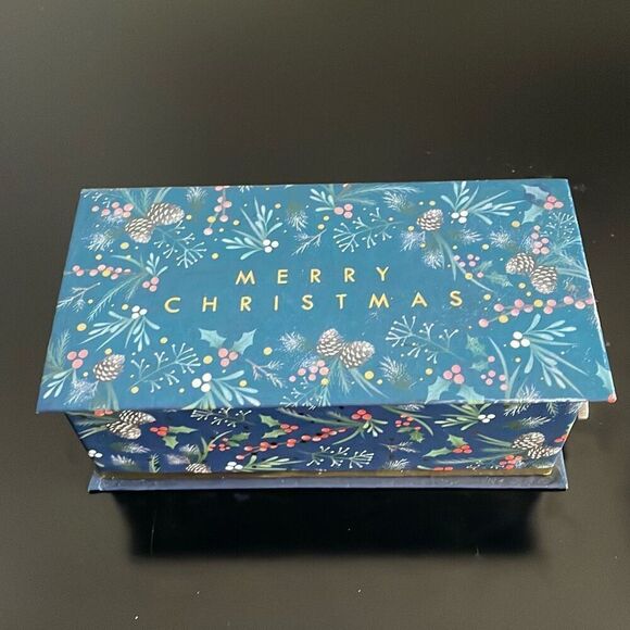 Merry Christmas small punch studio empty cranberry soap music box - Picture 1 of 8